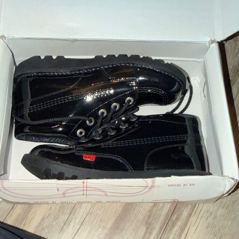 Kickers Kids Black Patent Lace-Up Dress Shoes